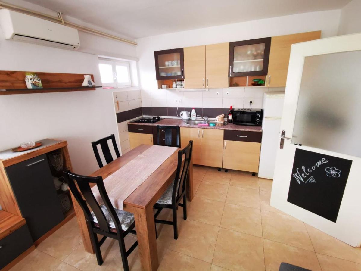 Apartments Sanda Tribunj Tribalj エクステリア 写真