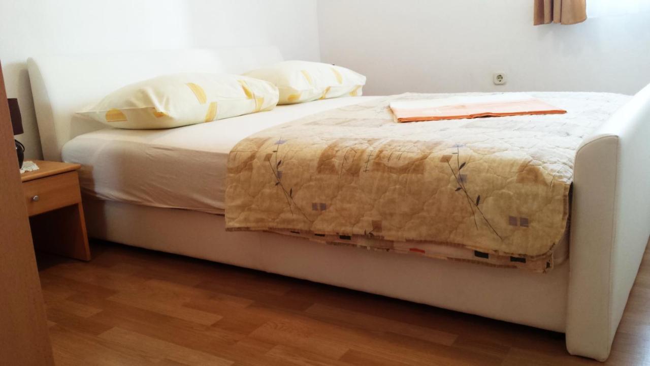 Apartments Sanda Tribunj Tribalj 部屋 写真